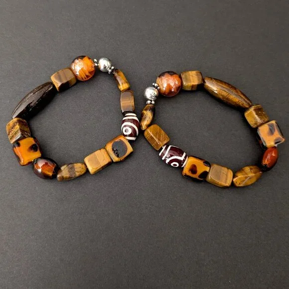 Pair of glass, bead and tiger's eye beaded stretch bracelets - Picture 8 of 12